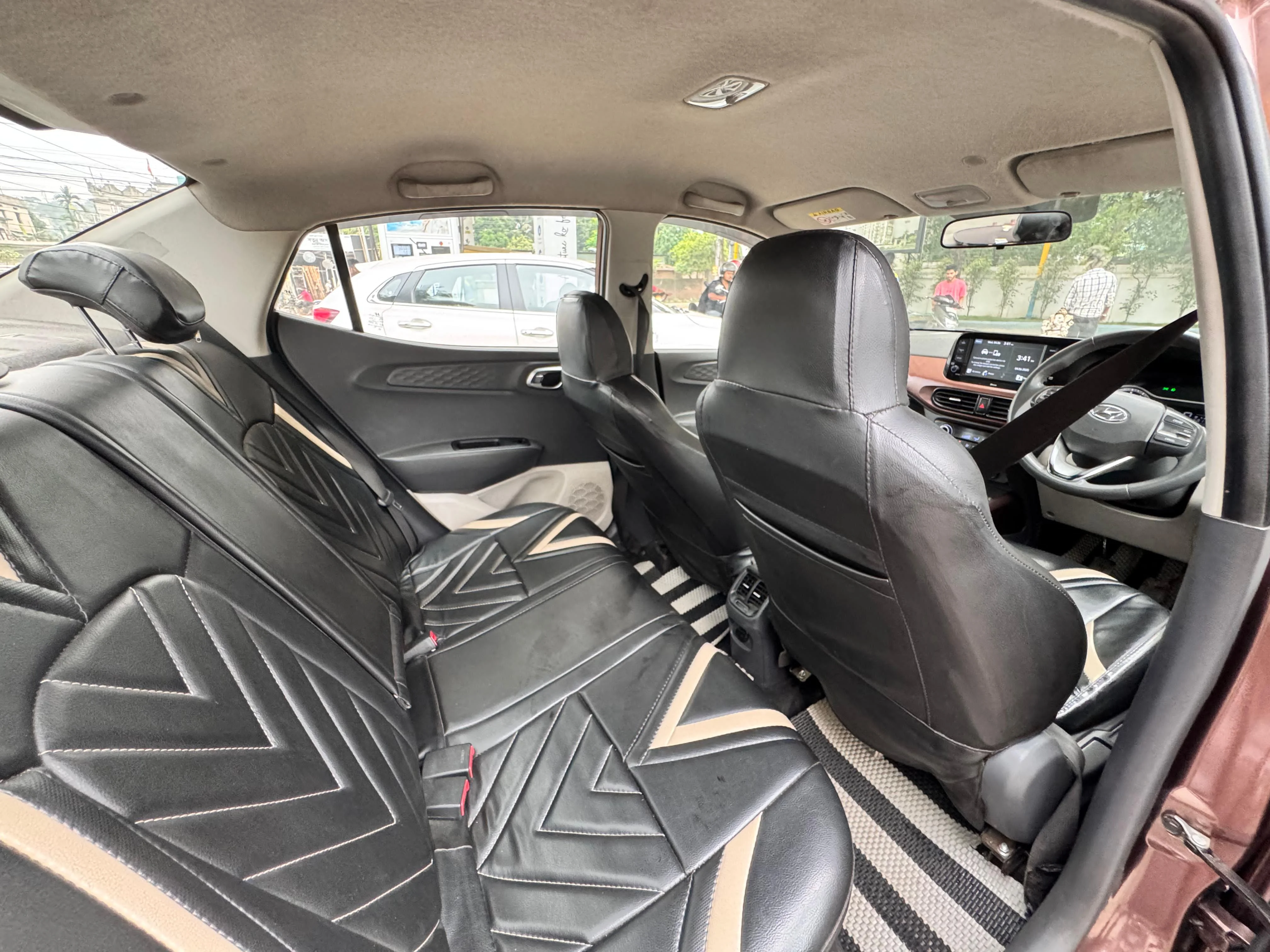 Hyundai Aura - Thumbnail 5